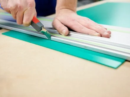 PVC sheets can be cut or sawn. Do you need to cut a PVC sheet thinner than 5 mm? If so, it’s easy to cut it with a good craft knife. In this blog, we’ll explain three ways of cutting PVC sheets up to 5 mm thick.