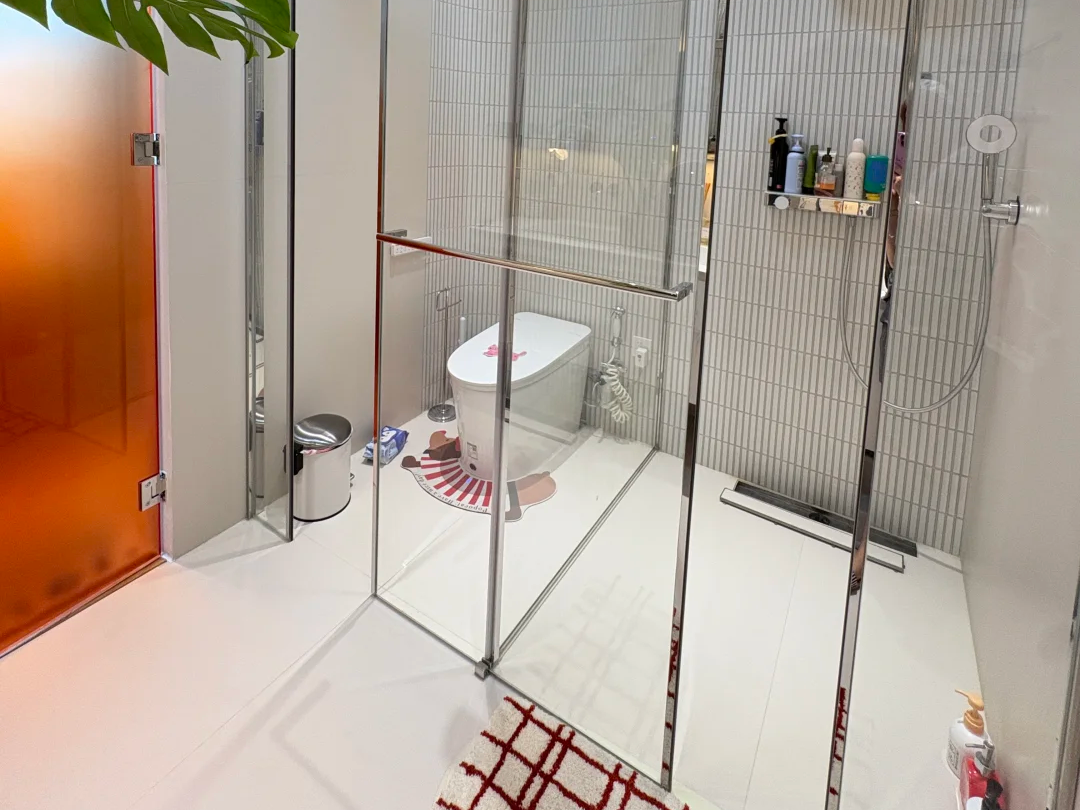 Sanitaryware & Home Interiors of case acrylic